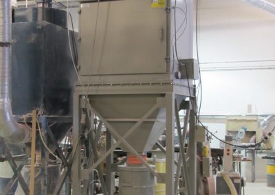 Dust collector (17)